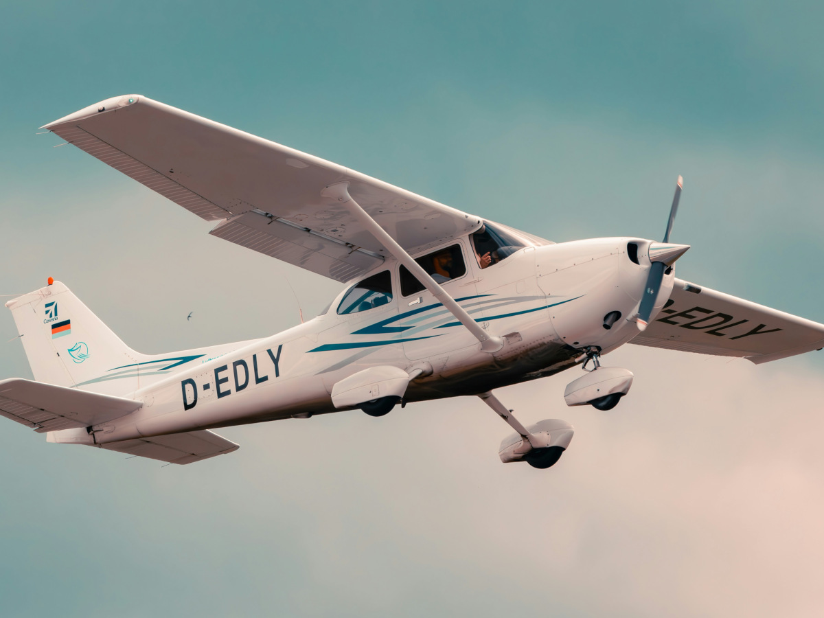 AIR DUPLEX: Sollevatore per Aerei con altezza di sollevamento di mm